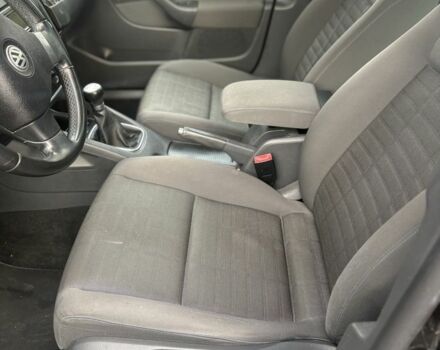 Черный Фольксваген Гольф, объемом двигателя 1.6 л и пробегом 215 тыс. км за 6500 $, фото 17 на Automoto.ua