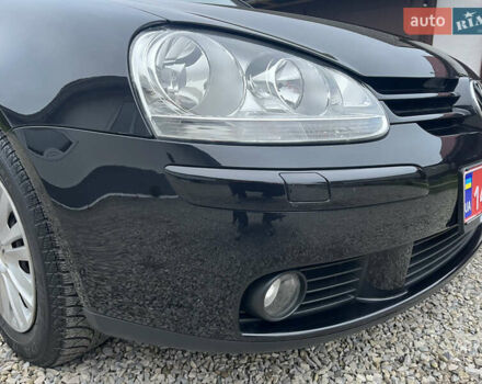 Черный Фольксваген Гольф, объемом двигателя 1.6 л и пробегом 255 тыс. км за 5999 $, фото 20 на Automoto.ua