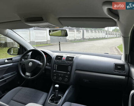 Чорний Фольксваген Гольф, об'ємом двигуна 1.6 л та пробігом 296 тис. км за 6499 $, фото 22 на Automoto.ua