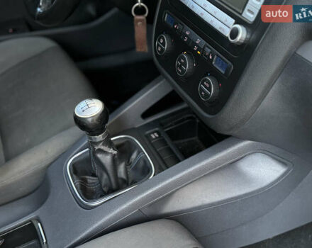 Чорний Фольксваген Гольф, об'ємом двигуна 1.39 л та пробігом 239 тис. км за 5950 $, фото 17 на Automoto.ua