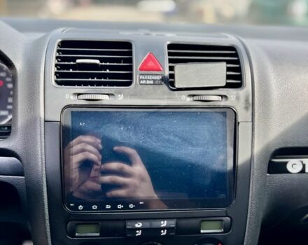 Черный Фольксваген Гольф, объемом двигателя 1.4 л и пробегом 220 тыс. км за 8000 $, фото 4 на Automoto.ua