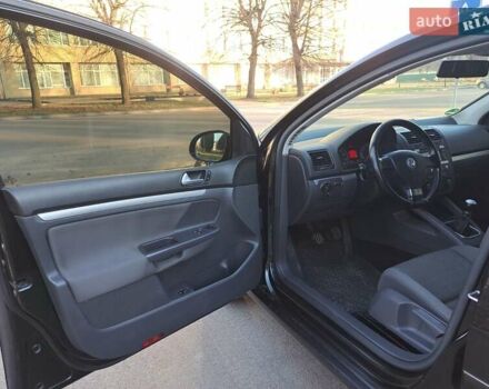 Черный Фольксваген Гольф, объемом двигателя 1.39 л и пробегом 220 тыс. км за 6400 $, фото 12 на Automoto.ua