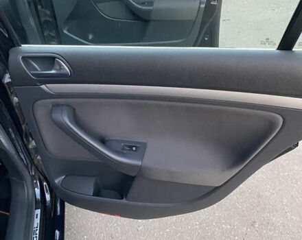 Черный Фольксваген Гольф, объемом двигателя 1.6 л и пробегом 185 тыс. км за 6600 $, фото 9 на Automoto.ua