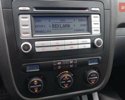 Черный Фольксваген Гольф, объемом двигателя 1.6 л и пробегом 246 тыс. км за 5099 $, фото 30 на Automoto.ua