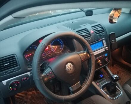 Черный Фольксваген Гольф, объемом двигателя 1.9 л и пробегом 280 тыс. км за 6800 $, фото 4 на Automoto.ua