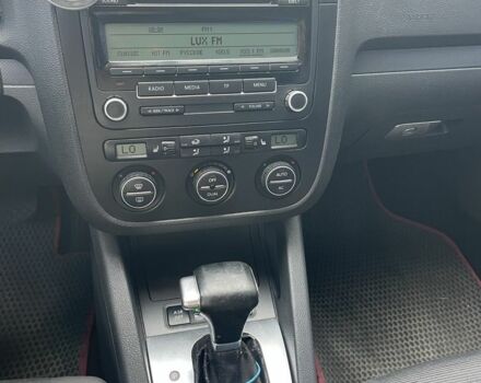 Черный Фольксваген Гольф, объемом двигателя 1.6 л и пробегом 324 тыс. км за 5500 $, фото 7 на Automoto.ua