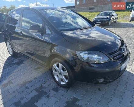 Черный Фольксваген Гольф, объемом двигателя 1.6 л и пробегом 280 тыс. км за 4950 $, фото 20 на Automoto.ua