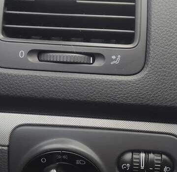 Черный Фольксваген Гольф, объемом двигателя 1.6 л и пробегом 207 тыс. км за 6200 $, фото 25 на Automoto.ua