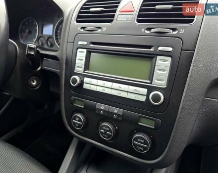 Чорний Фольксваген Гольф, об'ємом двигуна 1.6 л та пробігом 230 тис. км за 6450 $, фото 72 на Automoto.ua