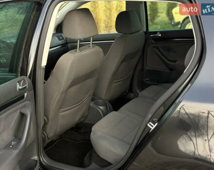 Черный Фольксваген Гольф, объемом двигателя 1.6 л и пробегом 182 тыс. км за 6350 $, фото 52 на Automoto.ua