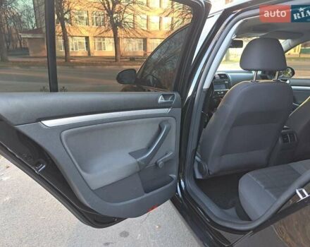 Черный Фольксваген Гольф, объемом двигателя 1.39 л и пробегом 220 тыс. км за 6400 $, фото 22 на Automoto.ua