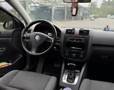 Черный Фольксваген Гольф, объемом двигателя 1.6 л и пробегом 243 тыс. км за 6300 $, фото 28 на Automoto.ua