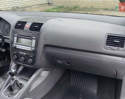 Черный Фольксваген Гольф, объемом двигателя 1.6 л и пробегом 246 тыс. км за 5099 $, фото 23 на Automoto.ua