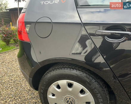 Черный Фольксваген Гольф, объемом двигателя 1.6 л и пробегом 253 тыс. км за 6250 $, фото 52 на Automoto.ua