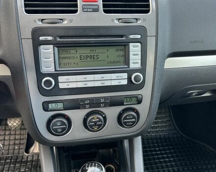 Чорний Фольксваген Гольф, об'ємом двигуна 1.9 л та пробігом 323 тис. км за 5500 $, фото 6 на Automoto.ua