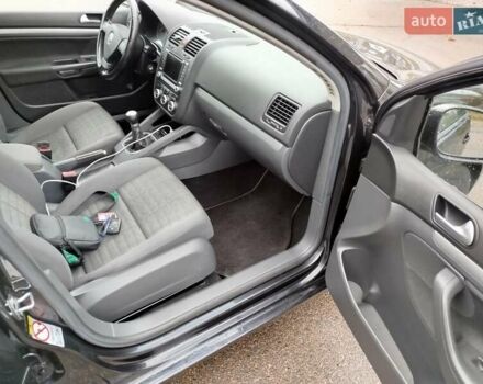 Черный Фольксваген Гольф, объемом двигателя 1.6 л и пробегом 205 тыс. км за 6200 $, фото 3 на Automoto.ua