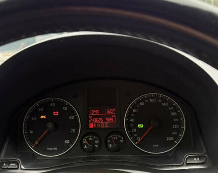 Черный Фольксваген Гольф, объемом двигателя 1.6 л и пробегом 243 тыс. км за 6300 $, фото 5 на Automoto.ua