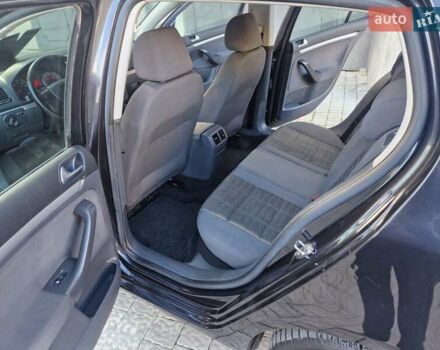 Черный Фольксваген Гольф, объемом двигателя 1.6 л и пробегом 255 тыс. км за 5950 $, фото 41 на Automoto.ua