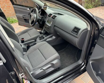 Черный Фольксваген Гольф, объемом двигателя 1.4 л и пробегом 246 тыс. км за 5600 $, фото 12 на Automoto.ua