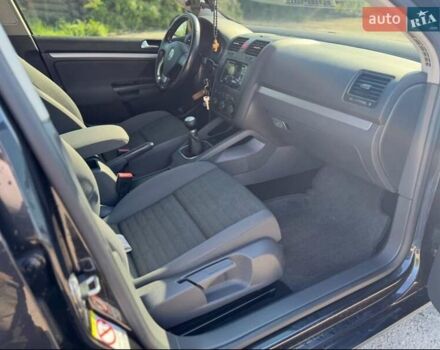 Черный Фольксваген Гольф, объемом двигателя 1.6 л и пробегом 191 тыс. км за 7900 $, фото 13 на Automoto.ua