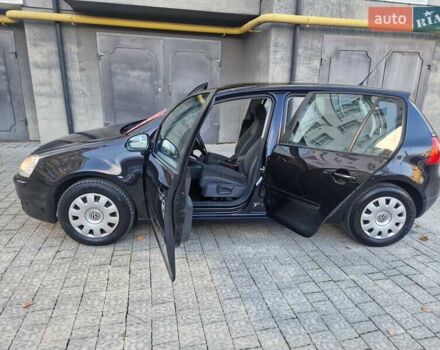 Черный Фольксваген Гольф, объемом двигателя 1.6 л и пробегом 255 тыс. км за 5950 $, фото 20 на Automoto.ua