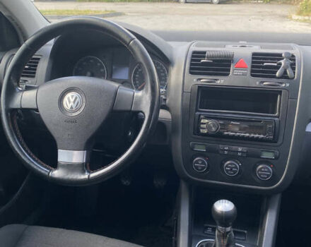 Черный Фольксваген Гольф, объемом двигателя 1.6 л и пробегом 274 тыс. км за 6200 $, фото 6 на Automoto.ua