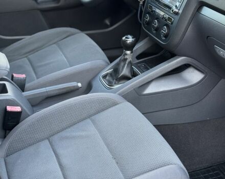 Черный Фольксваген Гольф, объемом двигателя 1.6 л и пробегом 260 тыс. км за 6100 $, фото 14 на Automoto.ua