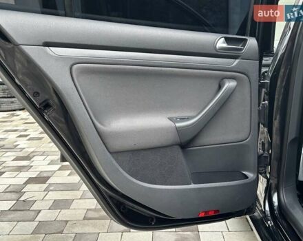 Черный Фольксваген Гольф, объемом двигателя 1.6 л и пробегом 196 тыс. км за 6200 $, фото 35 на Automoto.ua