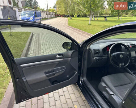Чорний Фольксваген Гольф, об'ємом двигуна 1.6 л та пробігом 296 тис. км за 6499 $, фото 54 на Automoto.ua