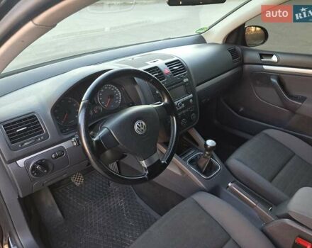 Черный Фольксваген Гольф, объемом двигателя 1.39 л и пробегом 220 тыс. км за 6400 $, фото 16 на Automoto.ua