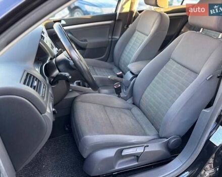 Чорний Фольксваген Гольф, об'ємом двигуна 1.6 л та пробігом 198 тис. км за 6999 $, фото 17 на Automoto.ua