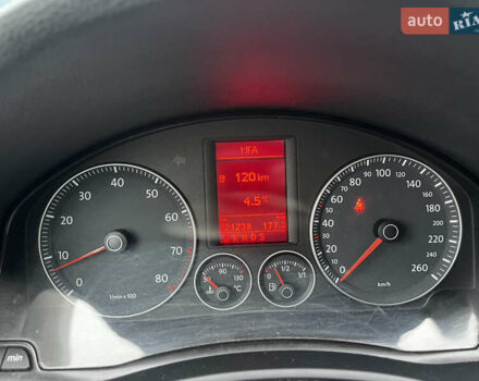 Черный Фольксваген Гольф, объемом двигателя 1.4 л и пробегом 231 тыс. км за 6799 $, фото 18 на Automoto.ua