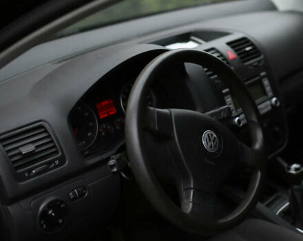 Черный Фольксваген Гольф, объемом двигателя 1.39 л и пробегом 200 тыс. км за 5900 $, фото 1 на Automoto.ua