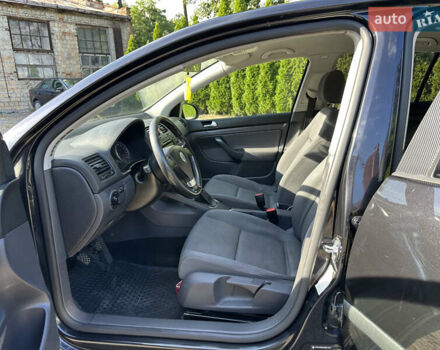 Черный Фольксваген Гольф, объемом двигателя 1.9 л и пробегом 333 тыс. км за 5200 $, фото 17 на Automoto.ua