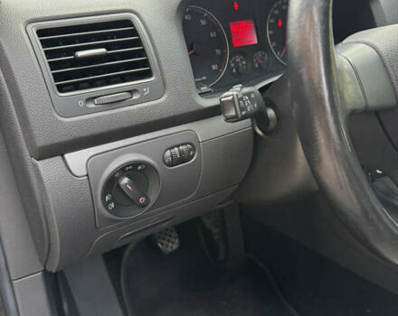 Чорний Фольксваген Гольф, об'ємом двигуна 1.4 л та пробігом 194 тис. км за 5899 $, фото 10 на Automoto.ua