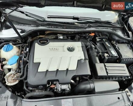 Черный Фольксваген Гольф, объемом двигателя 1.97 л и пробегом 329 тыс. км за 7800 $, фото 5 на Automoto.ua