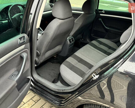 Черный Фольксваген Гольф, объемом двигателя 1.39 л и пробегом 242 тыс. км за 6999 $, фото 22 на Automoto.ua