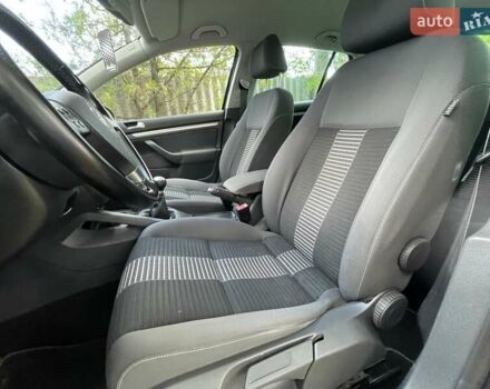 Чорний Фольксваген Гольф, об'ємом двигуна 1.6 л та пробігом 211 тис. км за 6850 $, фото 18 на Automoto.ua