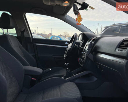 Черный Фольксваген Гольф, объемом двигателя 1.4 л и пробегом 248 тыс. км за 6999 $, фото 22 на Automoto.ua