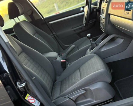 Черный Фольксваген Гольф, объемом двигателя 1.4 л и пробегом 211 тыс. км за 5690 $, фото 69 на Automoto.ua