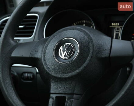 Черный Фольксваген Гольф, объемом двигателя 1.6 л и пробегом 217 тыс. км за 7700 $, фото 34 на Automoto.ua