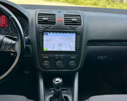 Черный Фольксваген Гольф, объемом двигателя 1.4 л и пробегом 215 тыс. км за 5999 $, фото 8 на Automoto.ua