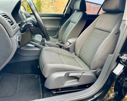 Черный Фольксваген Гольф, объемом двигателя 1.6 л и пробегом 215 тыс. км за 6300 $, фото 10 на Automoto.ua