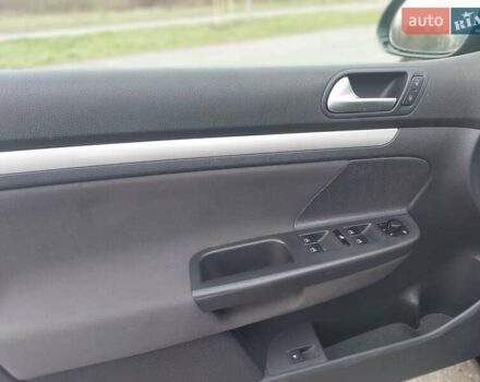 Черный Фольксваген Гольф, объемом двигателя 1.6 л и пробегом 198 тыс. км за 6499 $, фото 22 на Automoto.ua