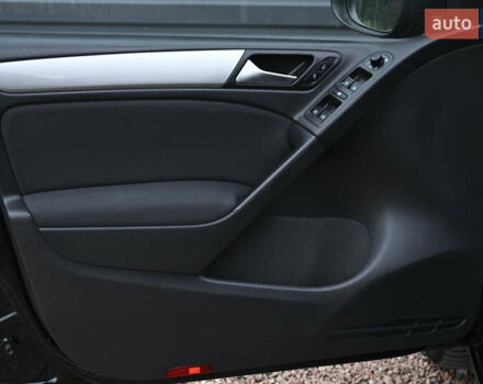 Черный Фольксваген Гольф, объемом двигателя 1.6 л и пробегом 217 тыс. км за 7700 $, фото 18 на Automoto.ua