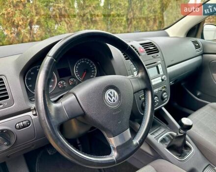 Черный Фольксваген Гольф, объемом двигателя 1.6 л и пробегом 215 тыс. км за 6300 $, фото 47 на Automoto.ua