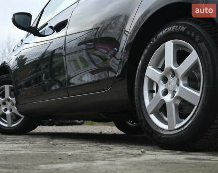 Черный Фольксваген Гольф, объемом двигателя 1.6 л и пробегом 217 тыс. км за 7700 $, фото 12 на Automoto.ua