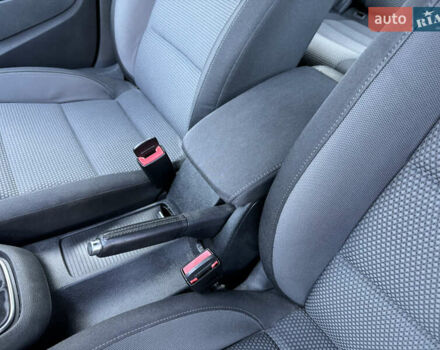 Черный Фольксваген Гольф, объемом двигателя 1.39 л и пробегом 246 тыс. км за 7500 $, фото 15 на Automoto.ua