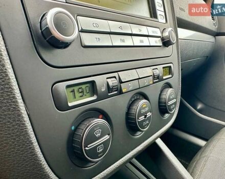 Черный Фольксваген Гольф, объемом двигателя 1.6 л и пробегом 215 тыс. км за 6300 $, фото 63 на Automoto.ua