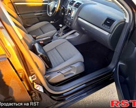 Чорний Фольксваген Гольф, об'ємом двигуна 1.6 л та пробігом 180 тис. км за 6985 $, фото 7 на Automoto.ua